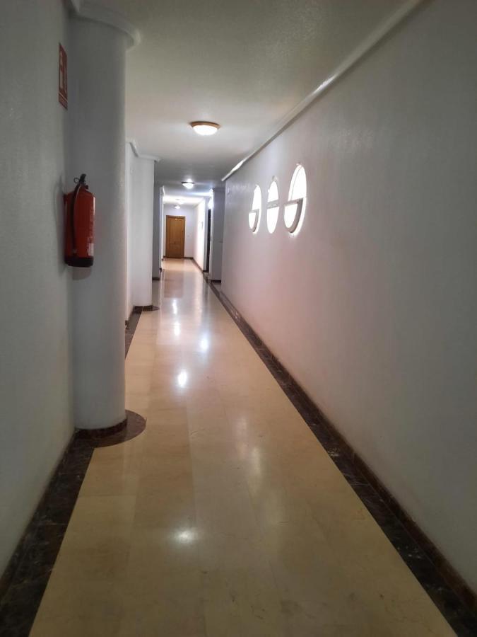 Студия На Белоснежном Пляже Los Locos Torrevieja Exterior foto